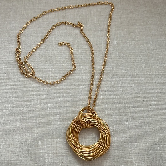 B Italy Gold Tone Eternity Pendant Necklace - Picture 5 of 7